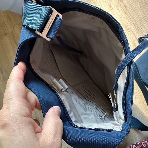 Baggalini Big Zipper Bag Blue Crossbody Purse with Attached RFID Pouch - Picture 6 of 9